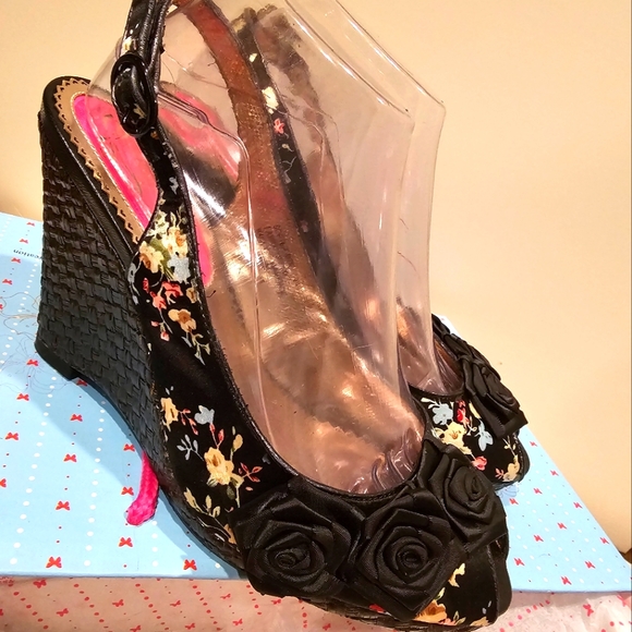Poetic Licence Shoes - Poetic Licence Softer Side floral PeepToe Slingback Platform Wedge 8M New in box